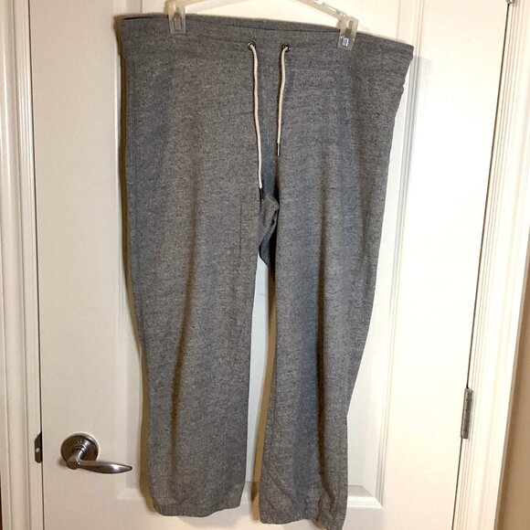 Mossimo Women's Cropped Gray Jogger Sweatpants Comfy Casual Size L Gym Yoga - Picture 1 of 8